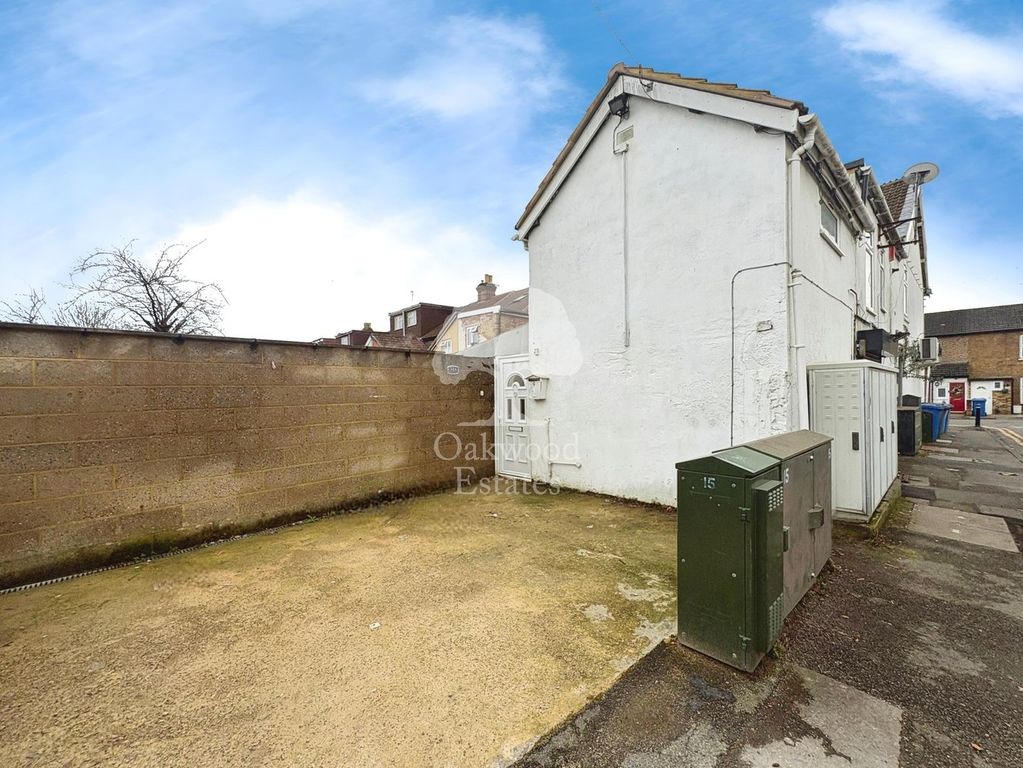 Property photo 1 of 10 Front