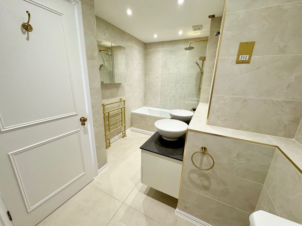 Additional image 12 of 3 bed flat for saleApt 10 Chateau Des Roches, St Brelade JE3