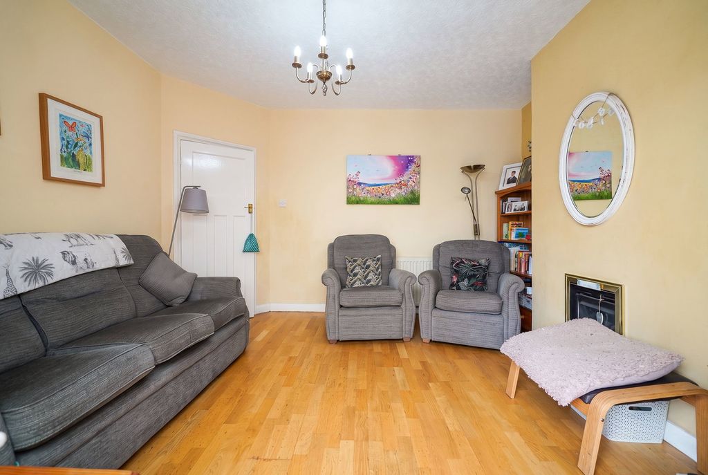 Property photo 3 of 20