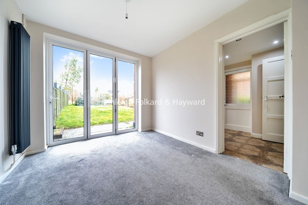 Property photo 3 of 14 F0101d92-1097-48dc-B