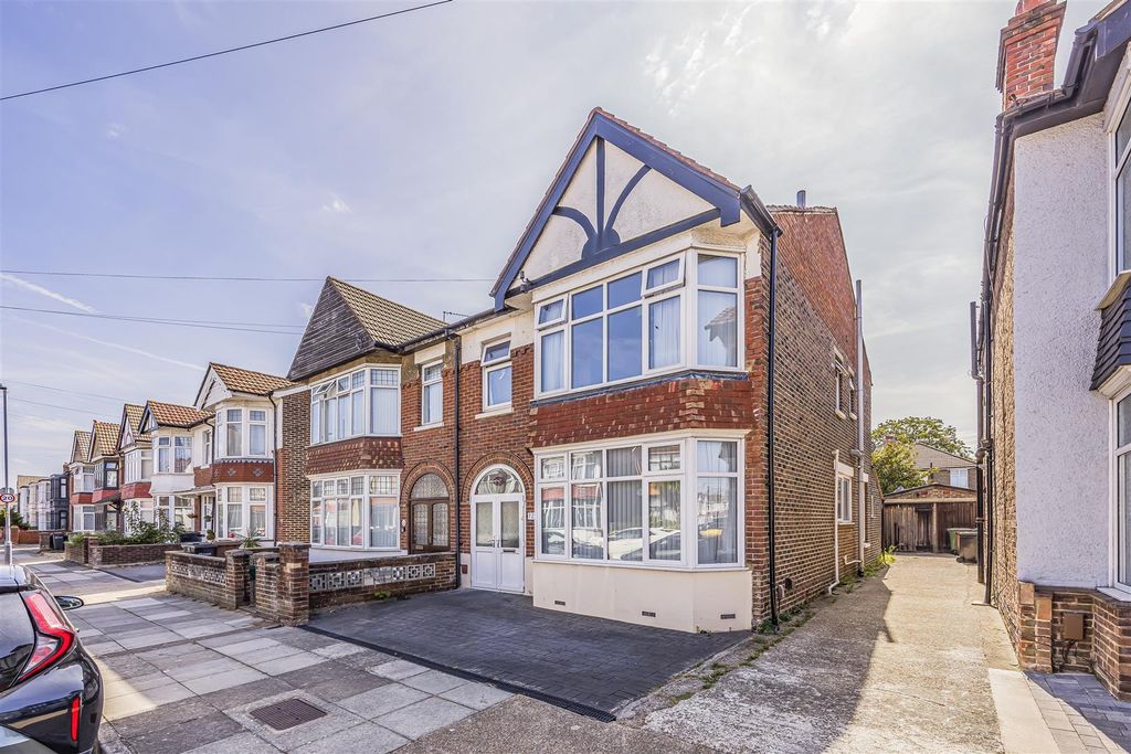 Property photo 1 of 22 72 Thurbern Road, Hilsea-Porticomarketing-Soldby-2