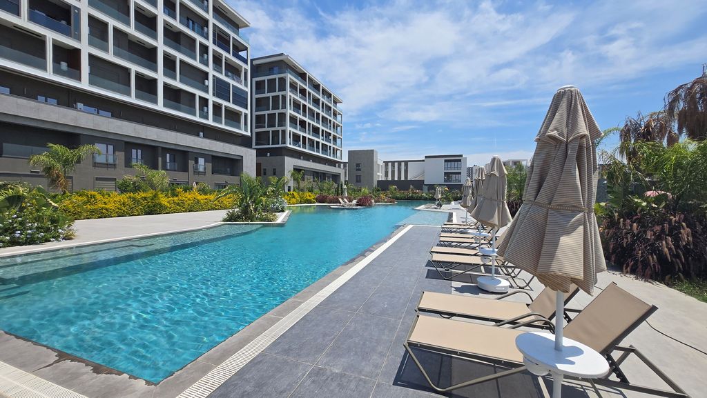 Property photo 1 of 20 Antalya Apartments For Sale In Altintas, Aksu - A Modern Complex With A Shared Pool