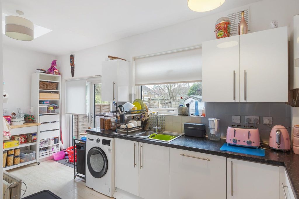 Property photo 3 of 16 Picture No. 10