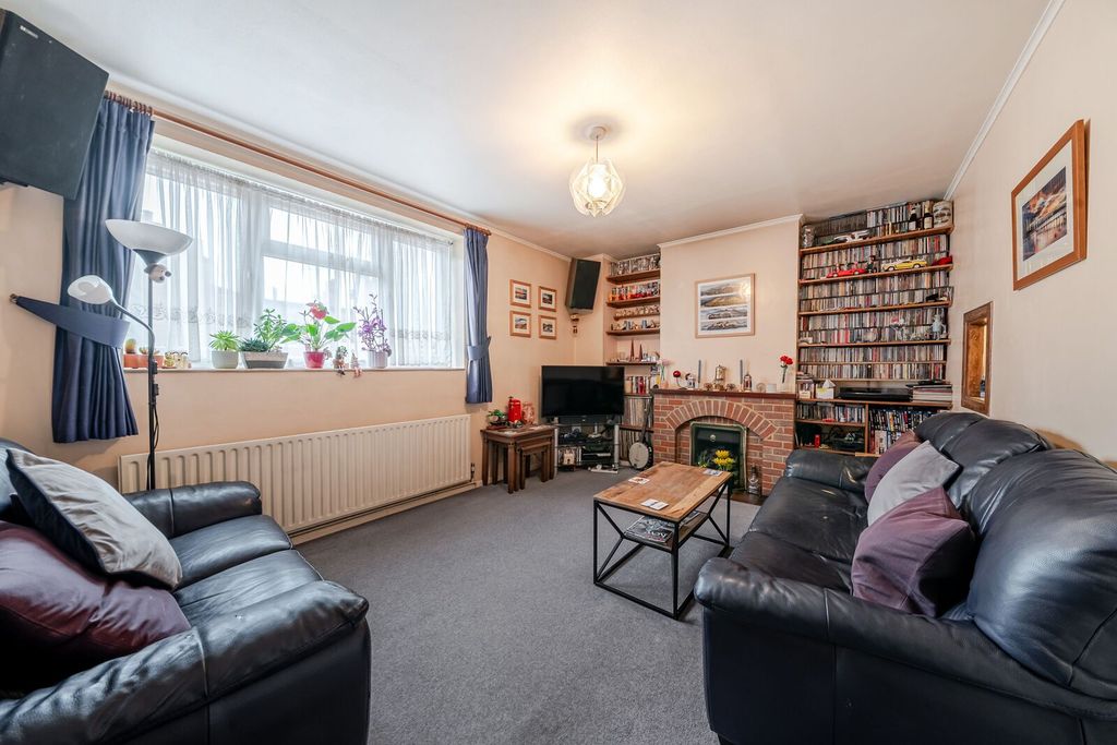 Property photo 1 of 13
