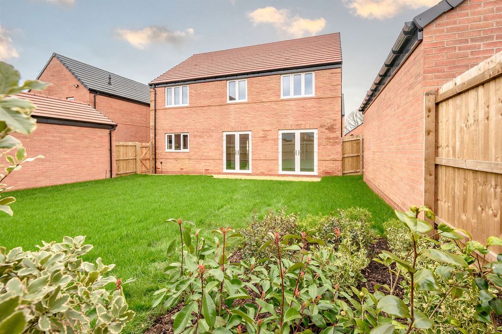 Property photo 2 of 11