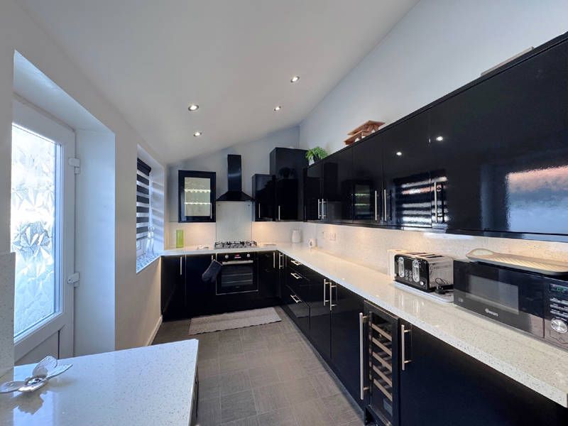 Property photo 2 of 24 Kitchen