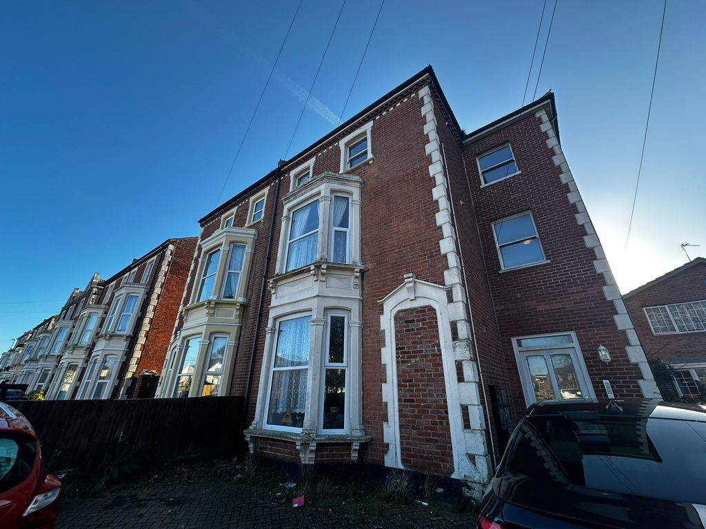 Property photo 1 of 5 Photo 5