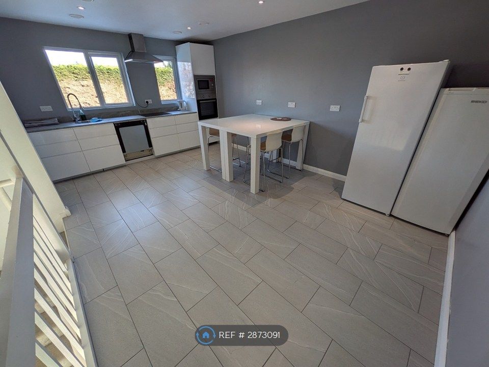 Property photo 2 of 30 Kitchen