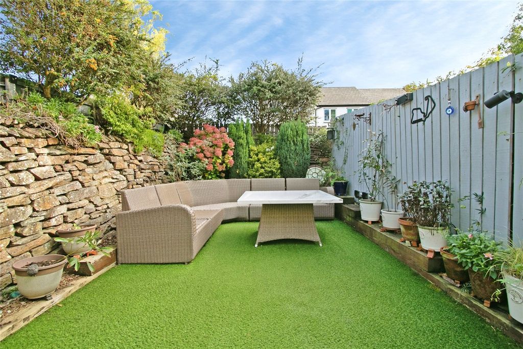 Property photo 3 of 15 Garden