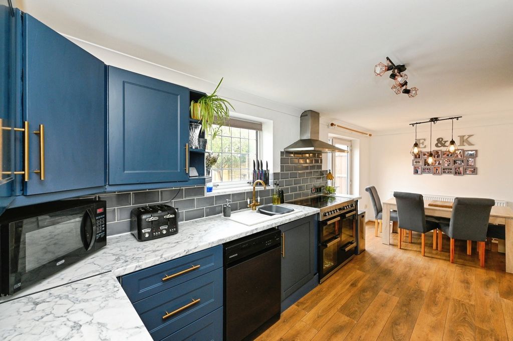 Property photo 2 of 23 Pbox-Img.Jpg