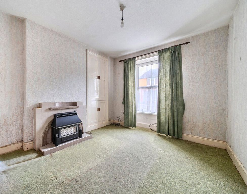 Property photo 2 of 17 Picture No. 24