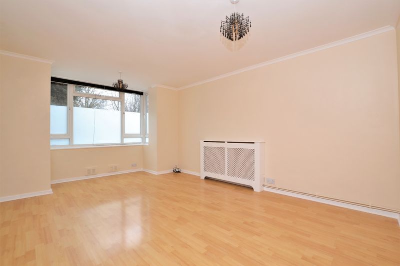 Property photo 2 of 8 Lounge/ Dining Room