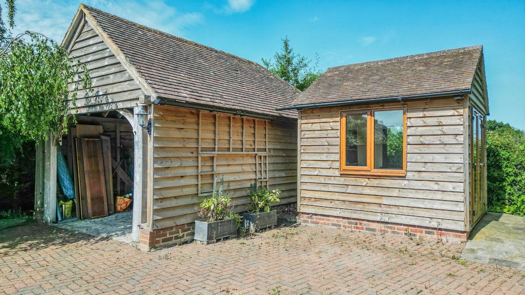 Property photo 2 of 14