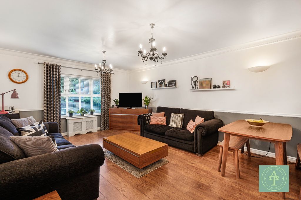 Property photo 2 of 19 Gallery