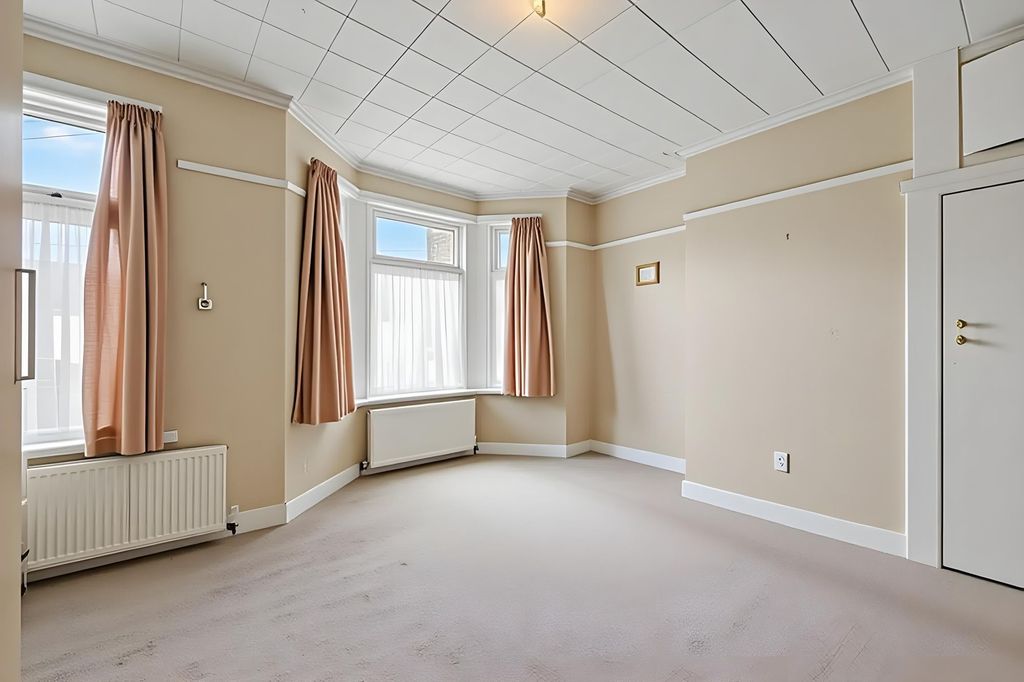 Property photo 3 of 12 Main Bedroom