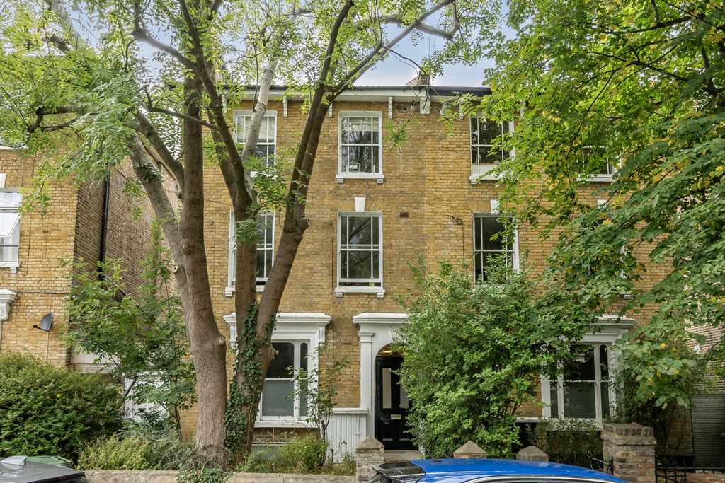 Property photo 1 of 19 Exterior