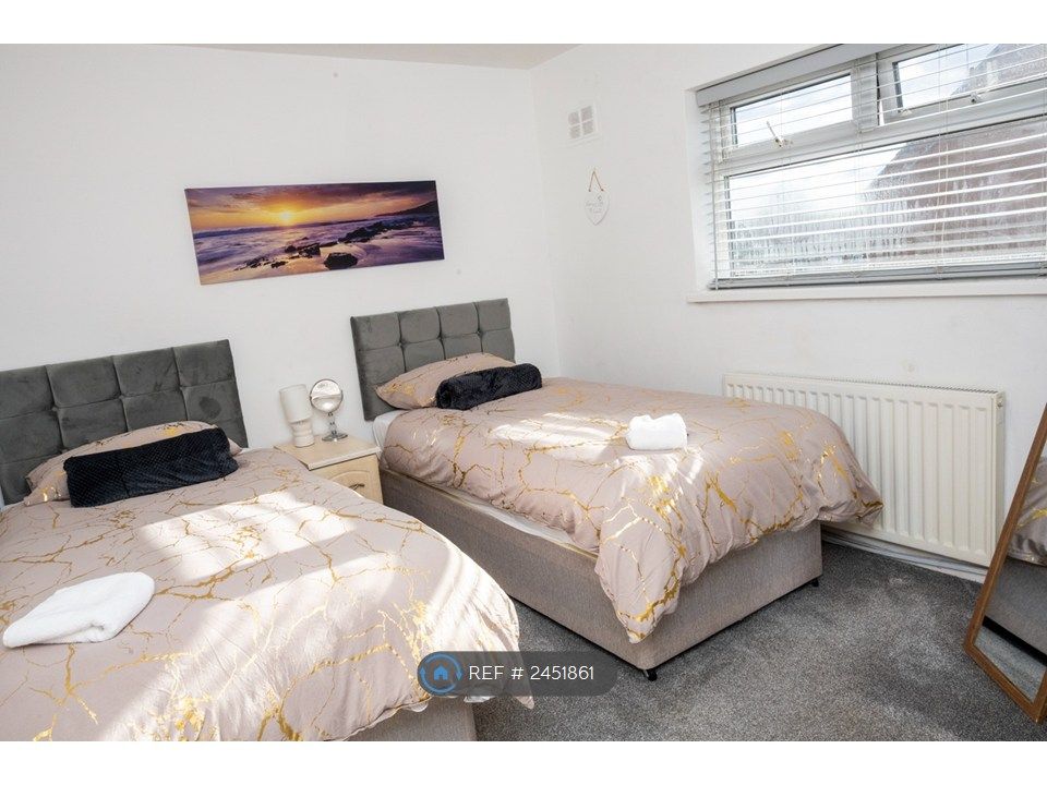 Property photo 2 of 30