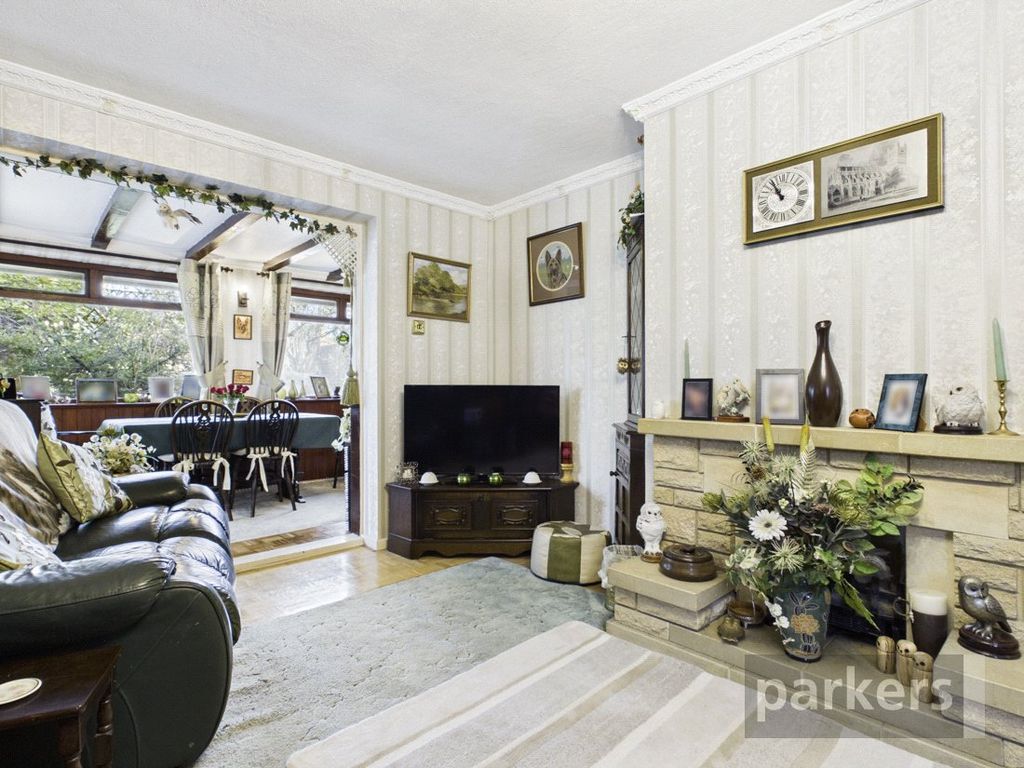 Property photo 2 of 37 Picture No. 32