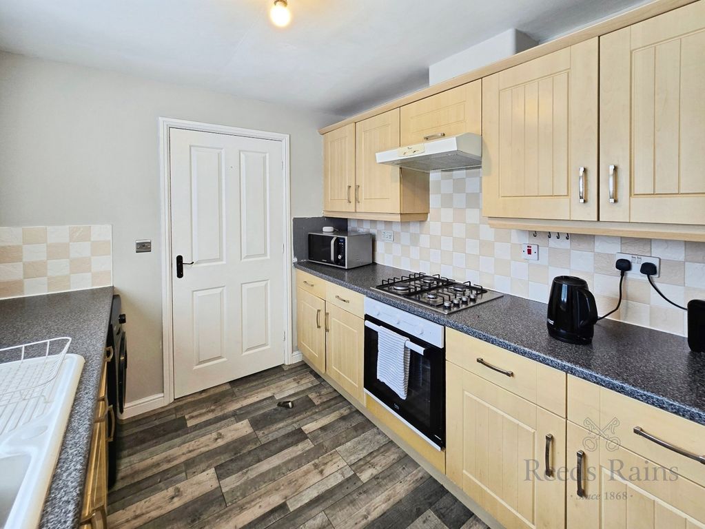 Property photo 2 of 19 Picture No. 15