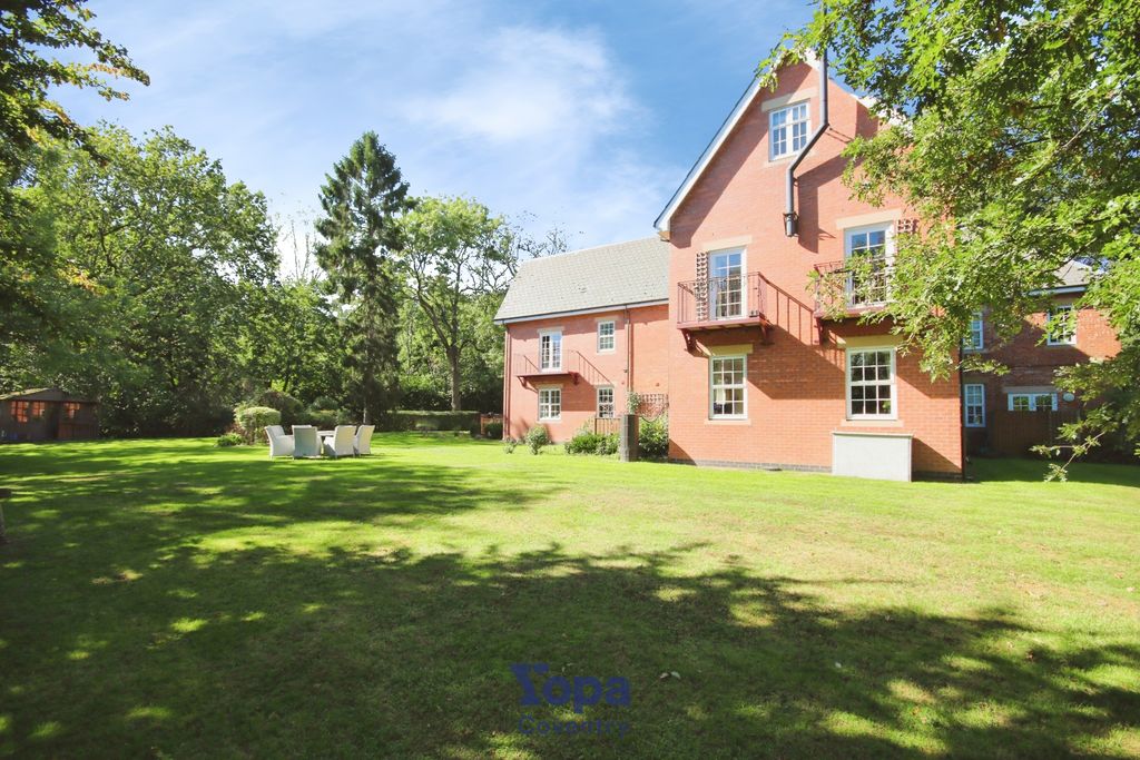 Property photo 3 of 36 169E70Fc-13.Jpg