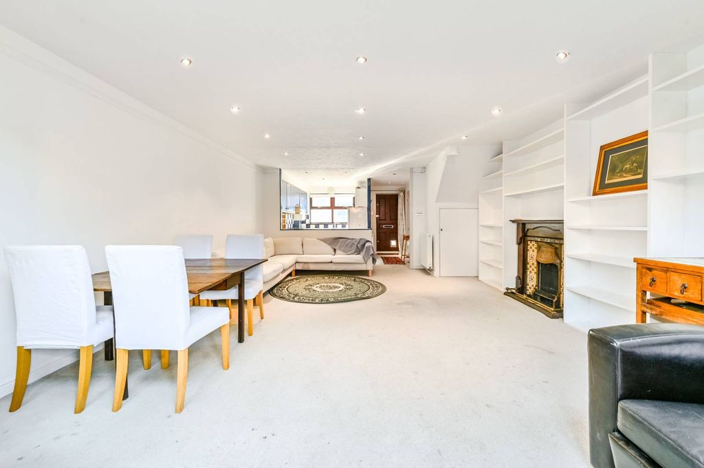 Property photo 2 of 15