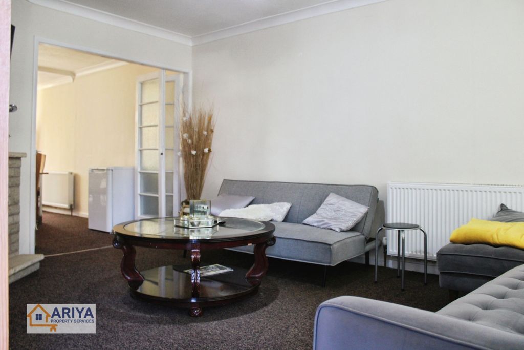 Property photo 2 of 14