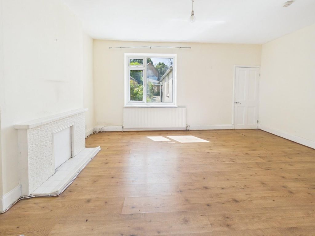 Property photo 3 of 23 Cam01576G0-Pr0392-Still004.Jpg