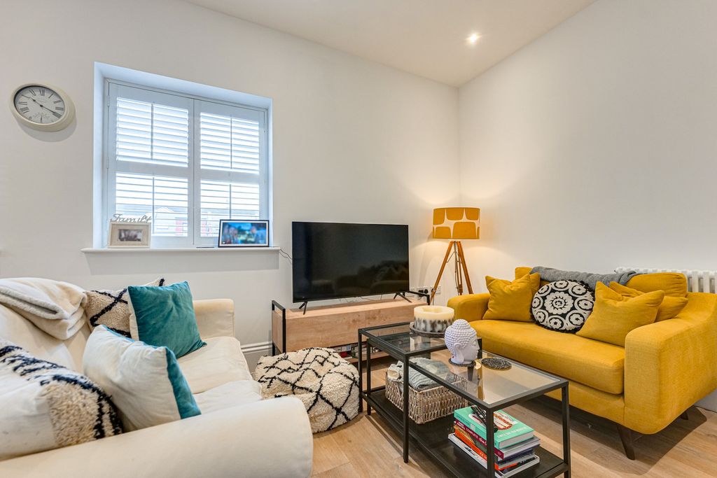 Property photo 3 of 25