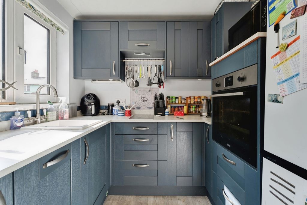 Property photo 2 of 16 Pbox-Img.Jpg