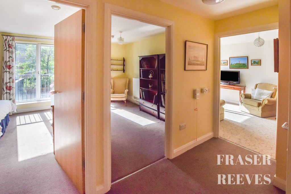 Property photo 3 of 14 Hall