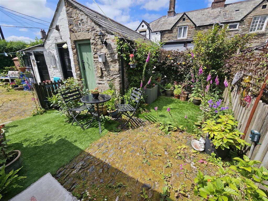 Property photo 2 of 20 Gardens.Jpg