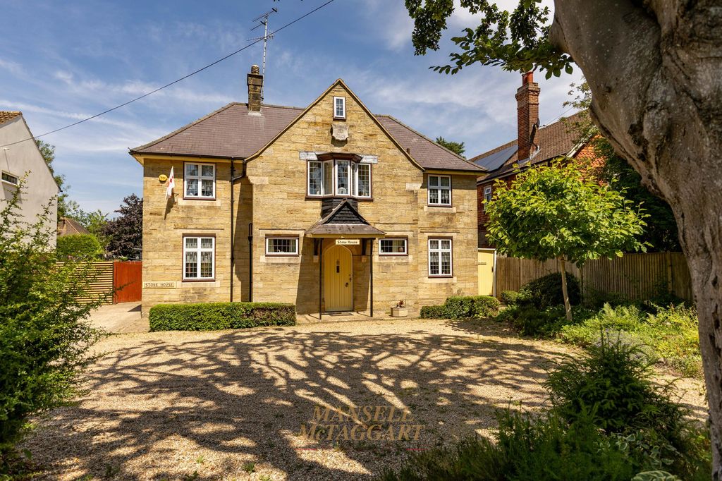 Property photo 1 of 40