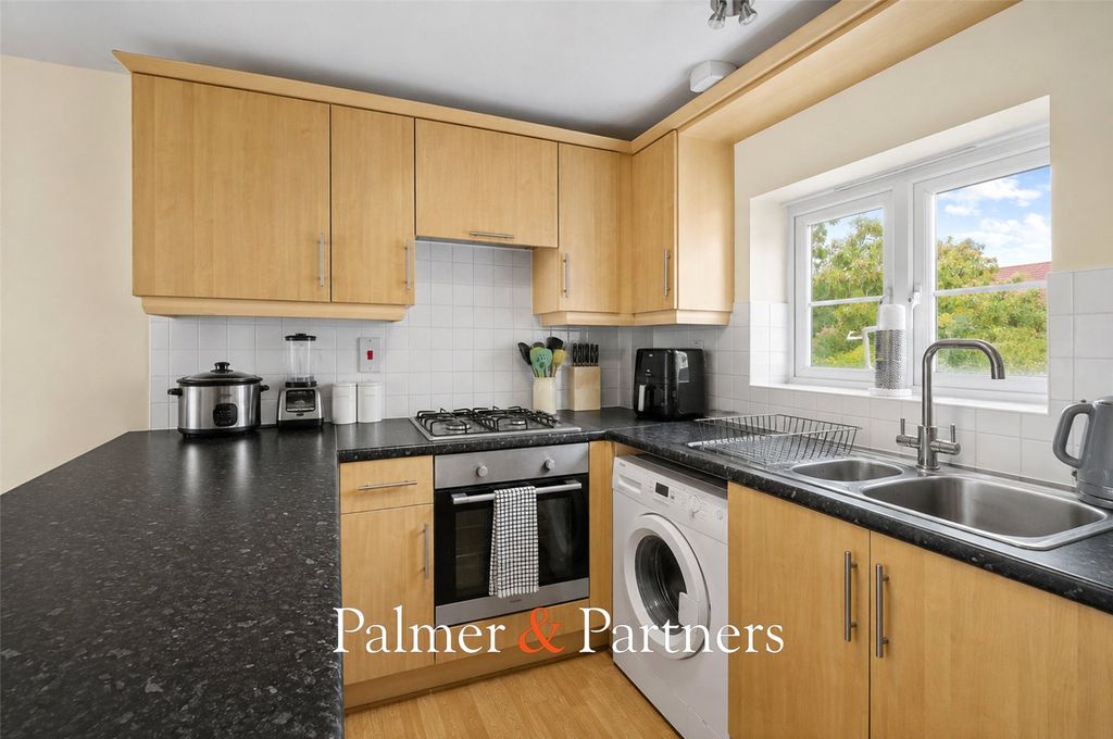 Property photo 2 of 9 Picture No. 22
