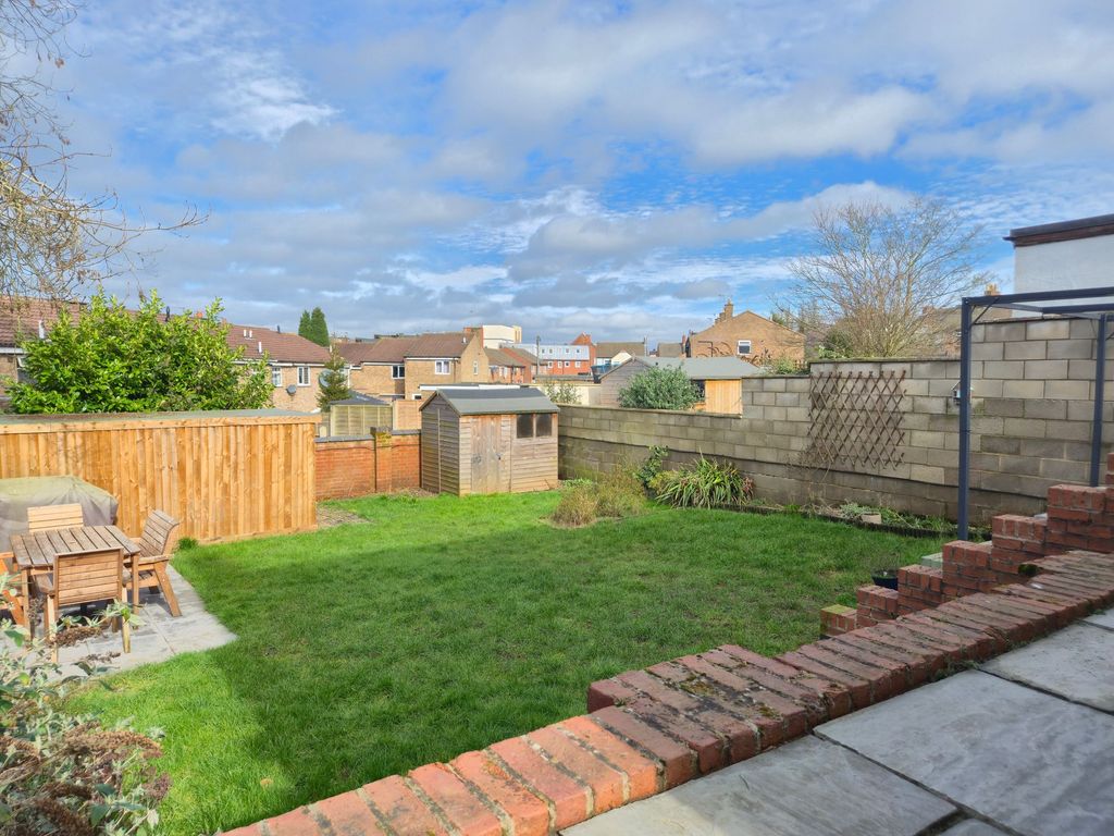 Property photo 3 of 21