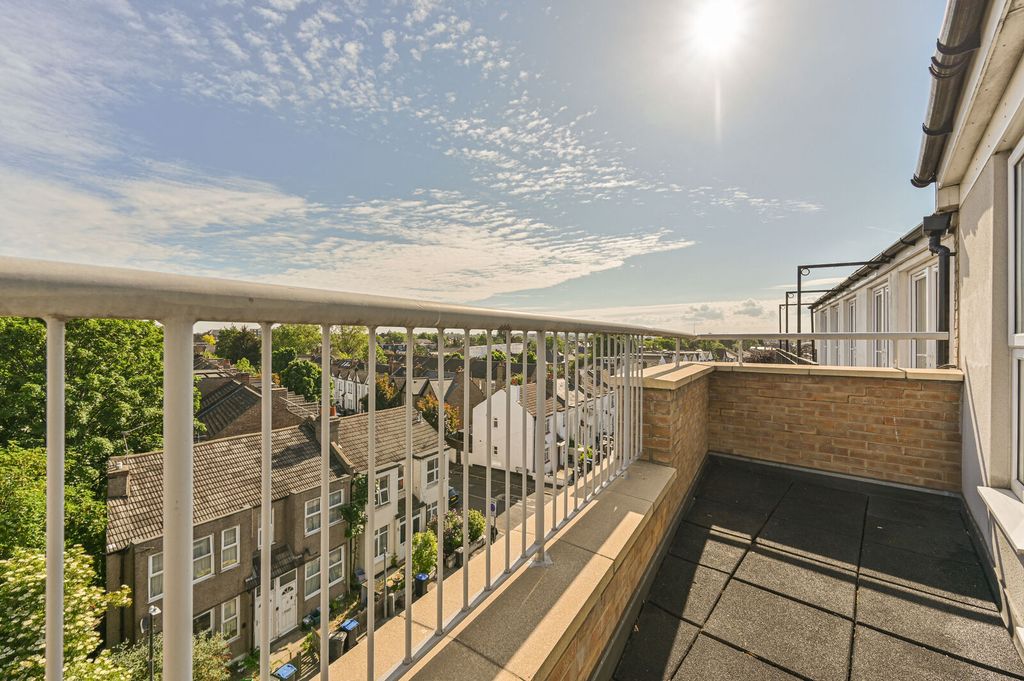 Property photo 2 of 14