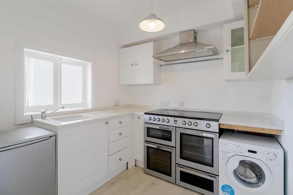 Property photo 2 of 14 Kitchen.Jpg