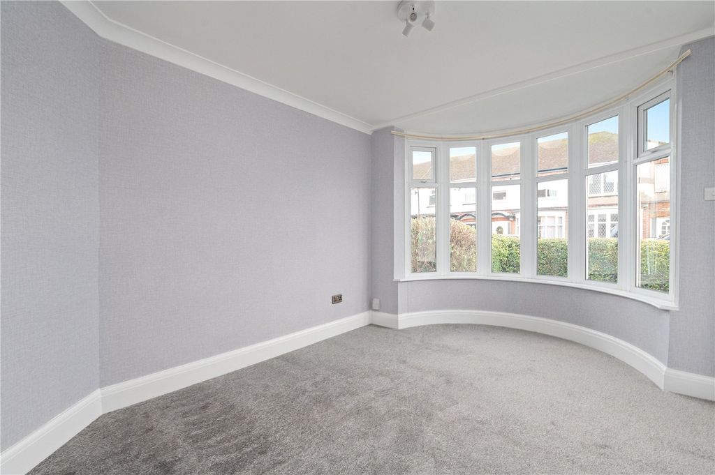 Property photo 3 of 22 Picture No. 12