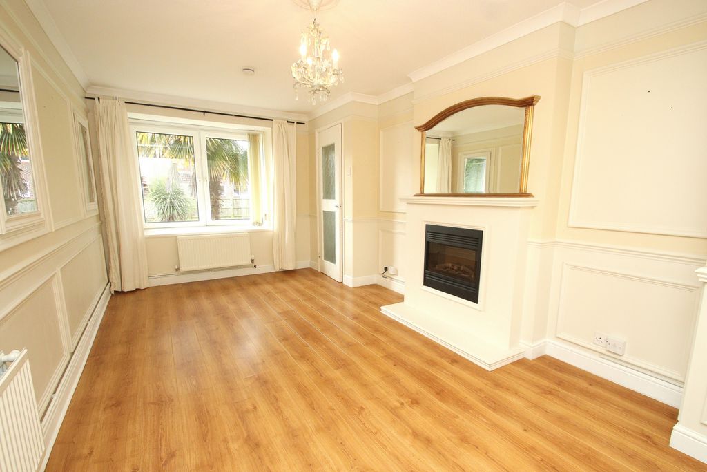 Property photo 3 of 16 Photo 9