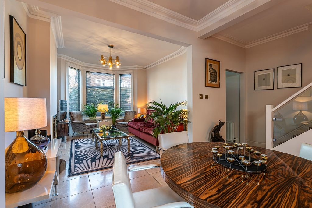 Property photo 1 of 20 107-Purves-Road-14