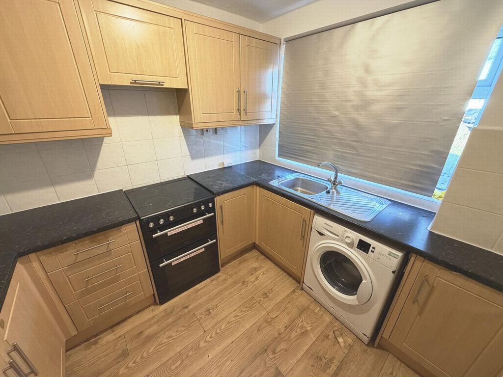 Property photo 2 of 17 Kitchen