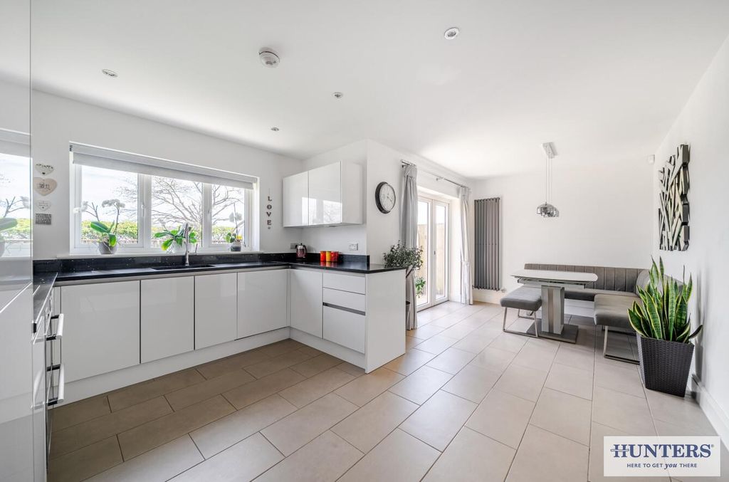 Property photo 2 of 23 0c1662B0-c144-4495-9351-9Ac74c1F3318.Jpg