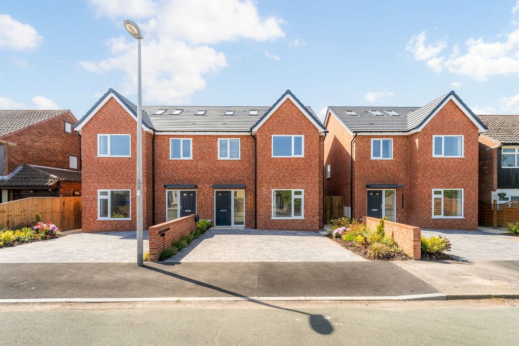 Property photo 1 of 52