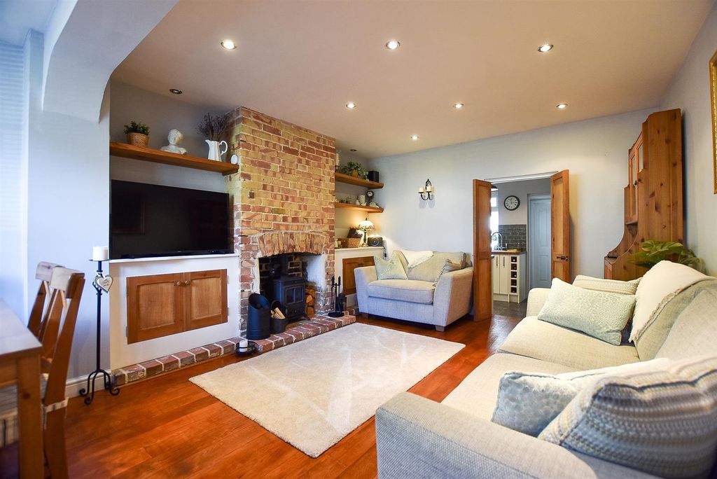 Property photo 3 of 19 Living Room..Jpg