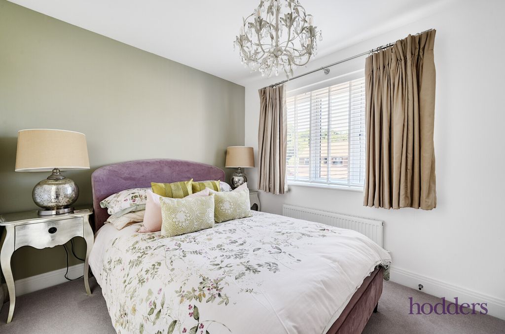 Property photo 3 of 35 dc15903d-1Dda-49B...