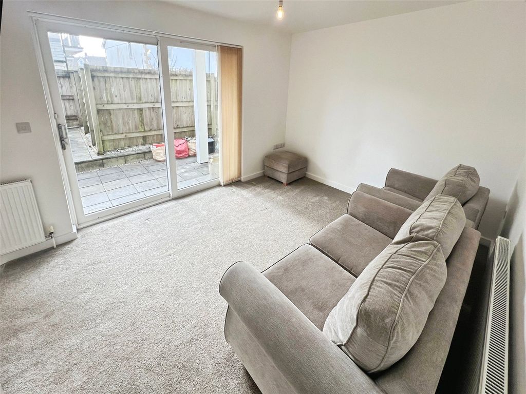 Property photo 2 of 11 2 - Picture No. 16