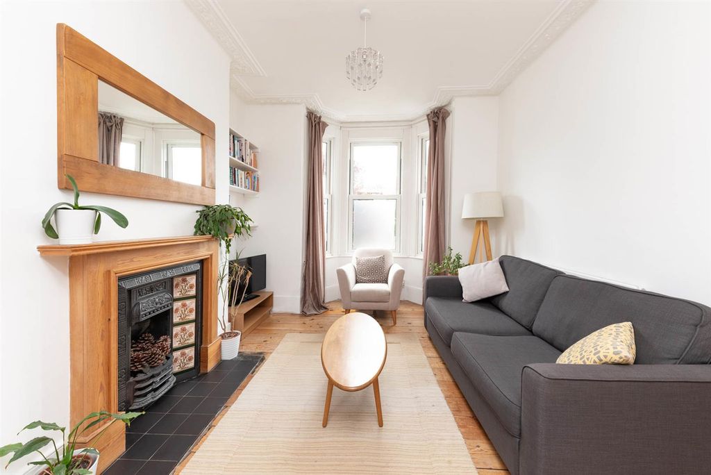 Property photo 2 of 19