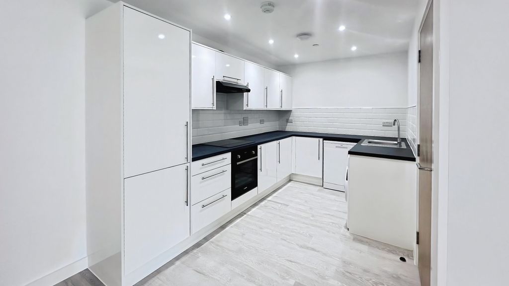 Property photo 2 of 14 Kitchen