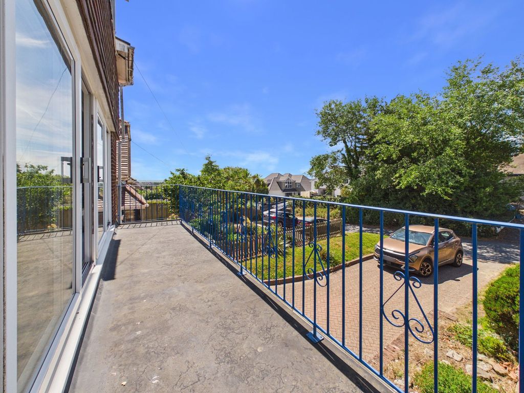 Property photo 2 of 23