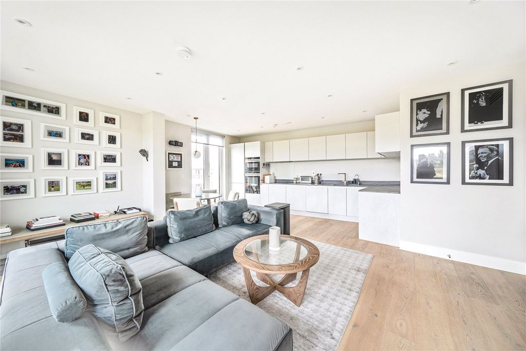 Property photo 3 of 18 Picture No. 04