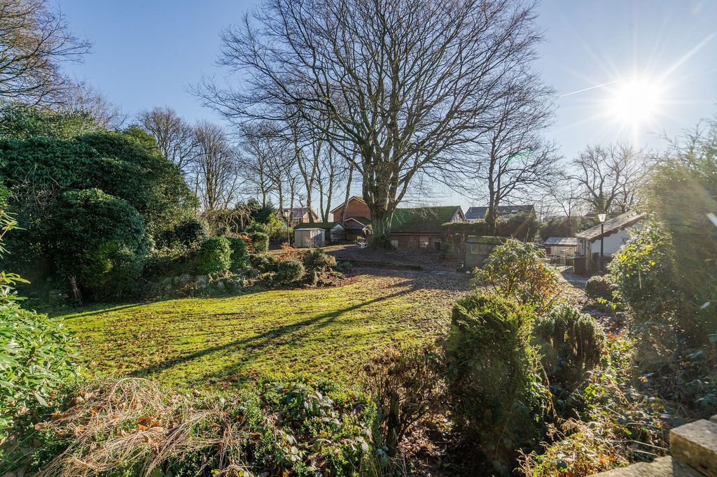 Property photo 2 of 74